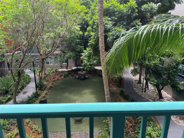 $419,900 | 6001 Southwest 70th Street, Unit 304, South Miami, FL 33143