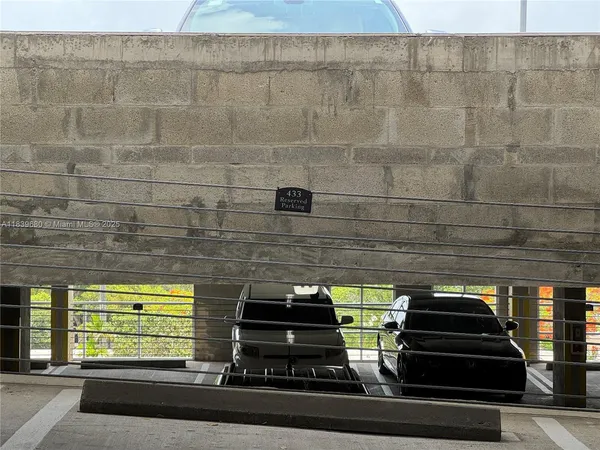 $389,000 | 6001 Southwest 70th Street, Unit 304, South Miami, FL 33143