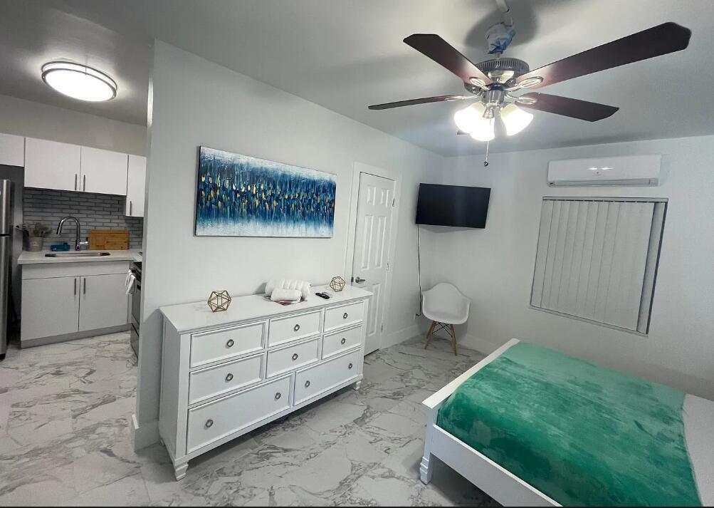 201 South Ocean Boulevard, Unit 7 Boca Raton, FL 33432 - Photo 4 of 7 Studio Apartment