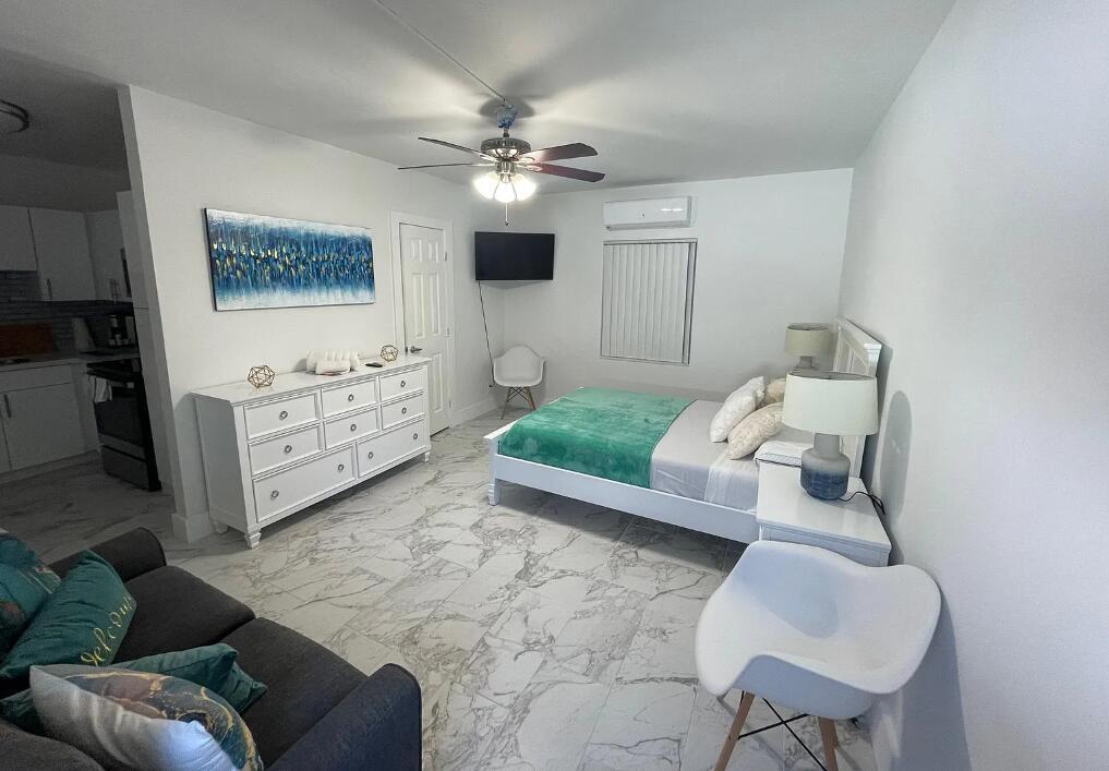 201 South Ocean Boulevard, Unit 7 Boca Raton, FL 33432 - Photo 7 of 7 Studio Apartment