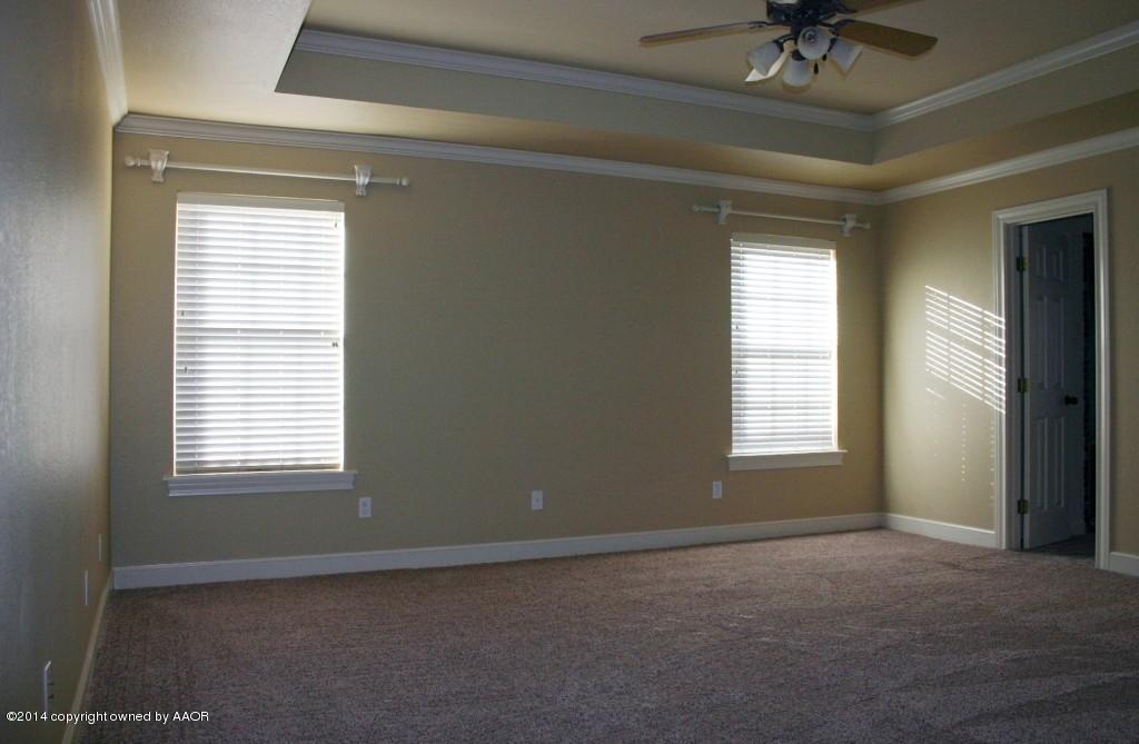 5827 Nicholas Circle Amarillo, TX 79109 - Photo 13 of 23 an empty room that has a window