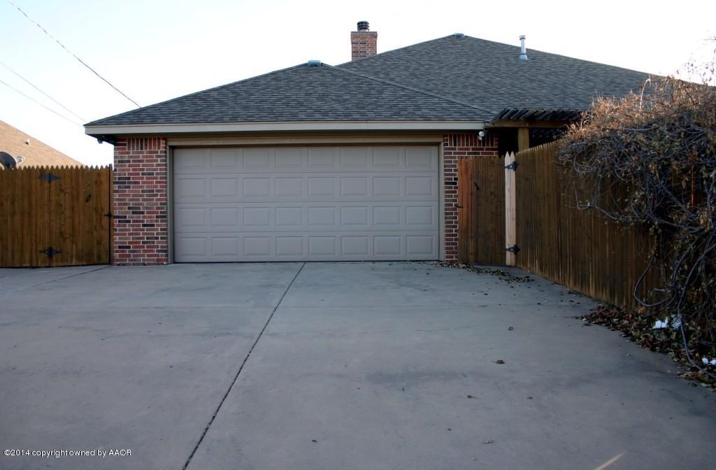 5827 Nicholas Circle Amarillo, TX 79109 - Photo 23 of 23 a front view of house