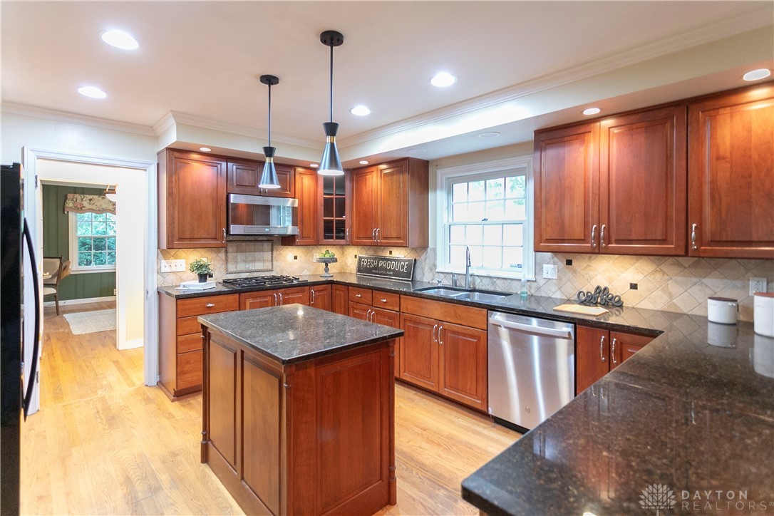655 Garden Road Dayton, OH 45419 - Photo 16 of 44 Gallery Image 16
