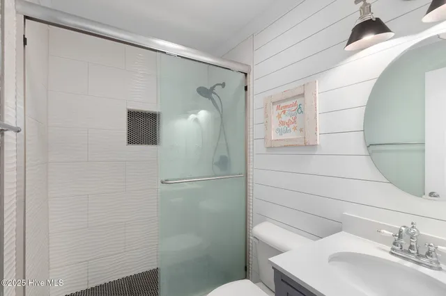 $1,790,000 | 2111 Ocean Drive, Emerald Isle, NC 28594