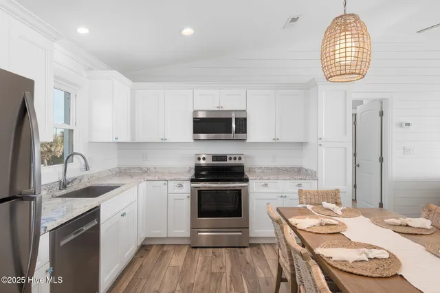 $1,790,000 | 2111 Ocean Drive, Emerald Isle, NC 28594