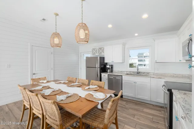 $1,790,000 | 2111 Ocean Drive, Emerald Isle, NC 28594