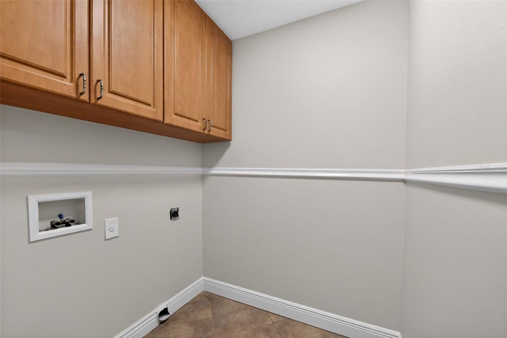 4570 Hidden River Road Sarasota, FL 34240 - Photo 40 of 45 a view of an empty room