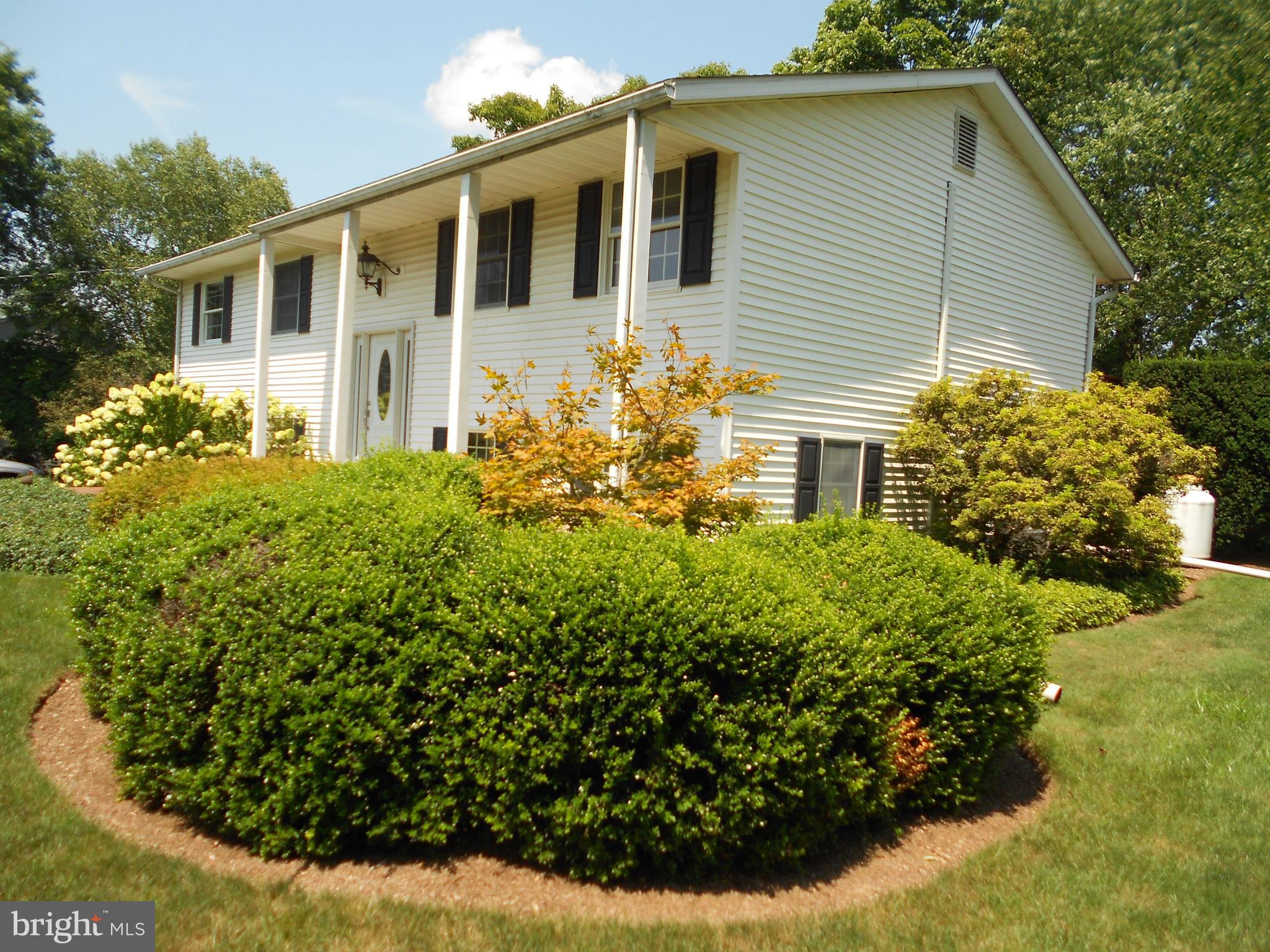 2220 Hillcrest Road Quakertown, PA 18951 - Photo 3 of 31 Side exterior