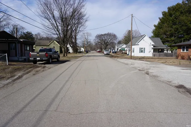 $33,000 | 825 Steam Mill Street, New Harmony, IN 47631