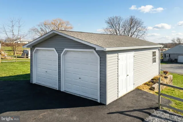 $300,000 | 2402 Craley Road, Windsor, PA 17366