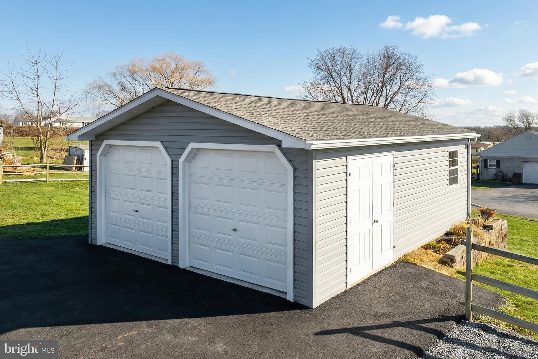 2402 Craley Road Windsor, PA 17366 - Photo 9 of 46 Media by Open Tours LLC