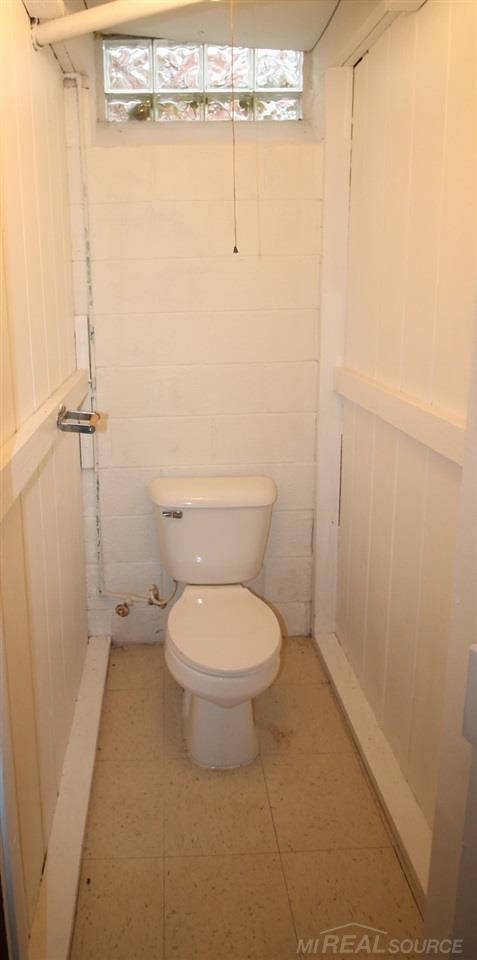 960-962 Trombley Road Grosse Pointe, MI 48230 - Photo 32 of 35 31340828-31.JPG