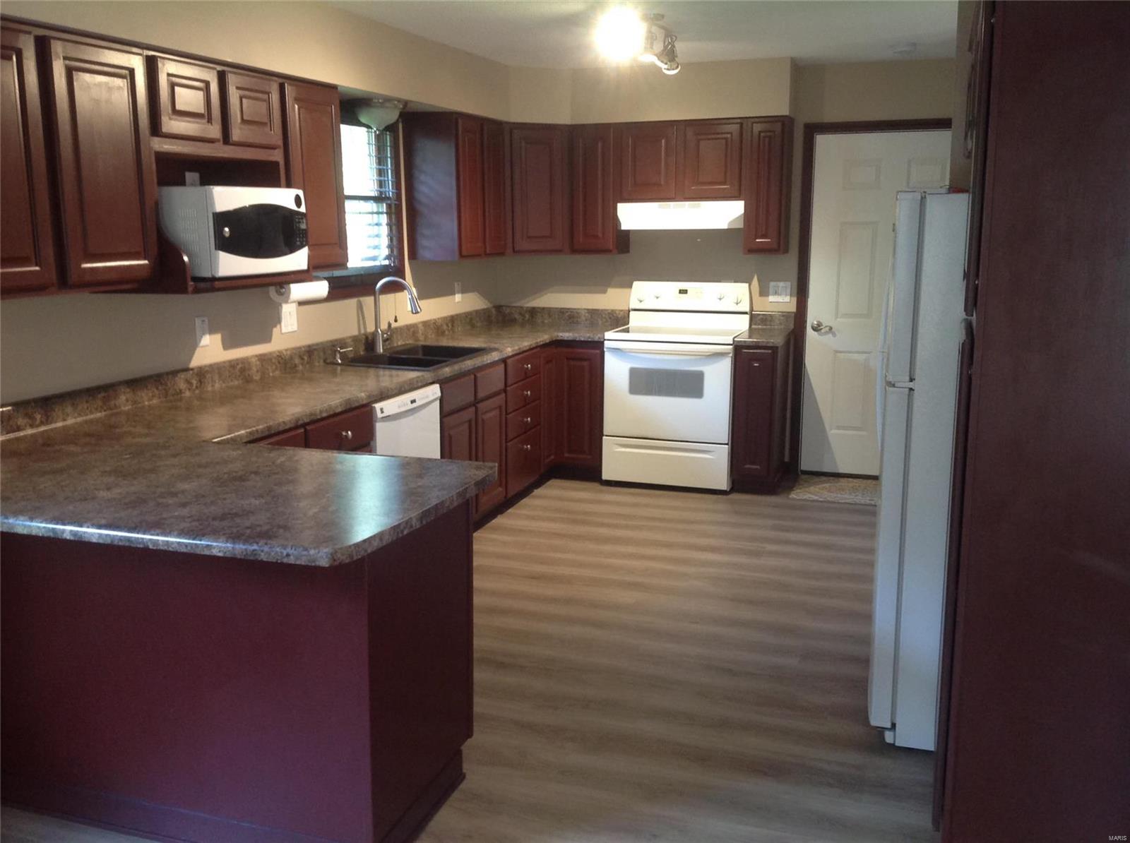 97 Wendler Road Collinsville, IL 62234 - Photo 2 of 33 Gallery Image 2