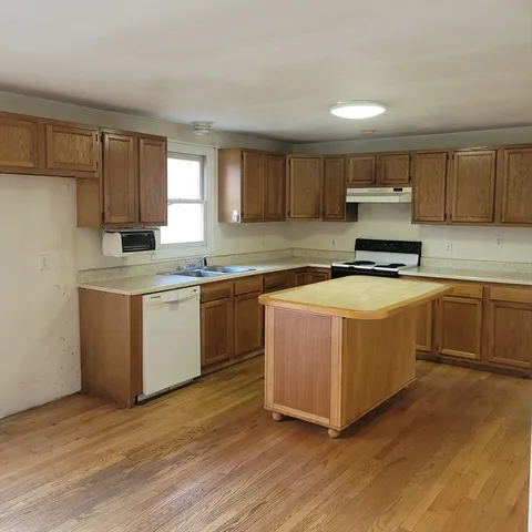 $424,900 | 620 Henshaw Street, Leicester, MA 01542