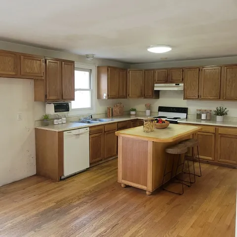 $424,900 | 620 Henshaw Street, Leicester, MA 01542