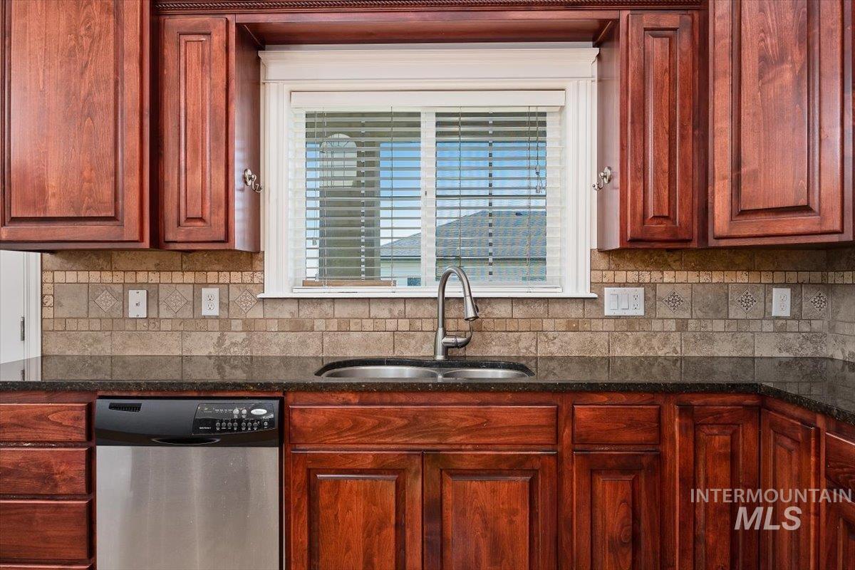 1446 Riverbend Place Twin Falls, ID 83301 - Photo 11 of 38