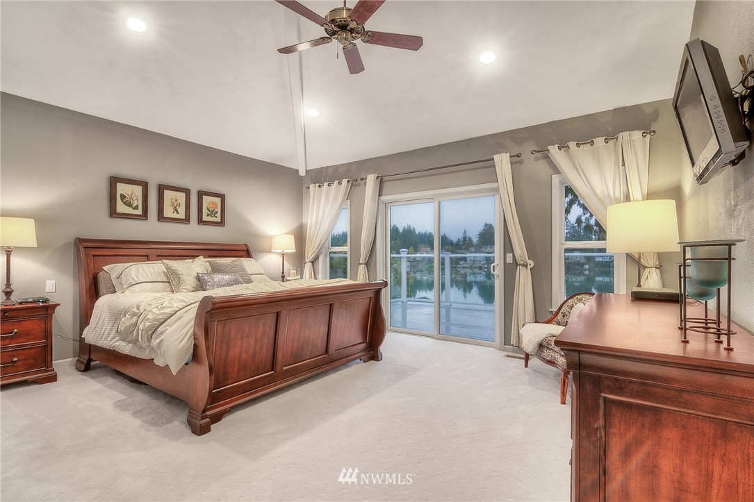 6812 Vandermark Road East Bonney Lake, WA 98391 - Photo 11 of 25 Gallery Image 11