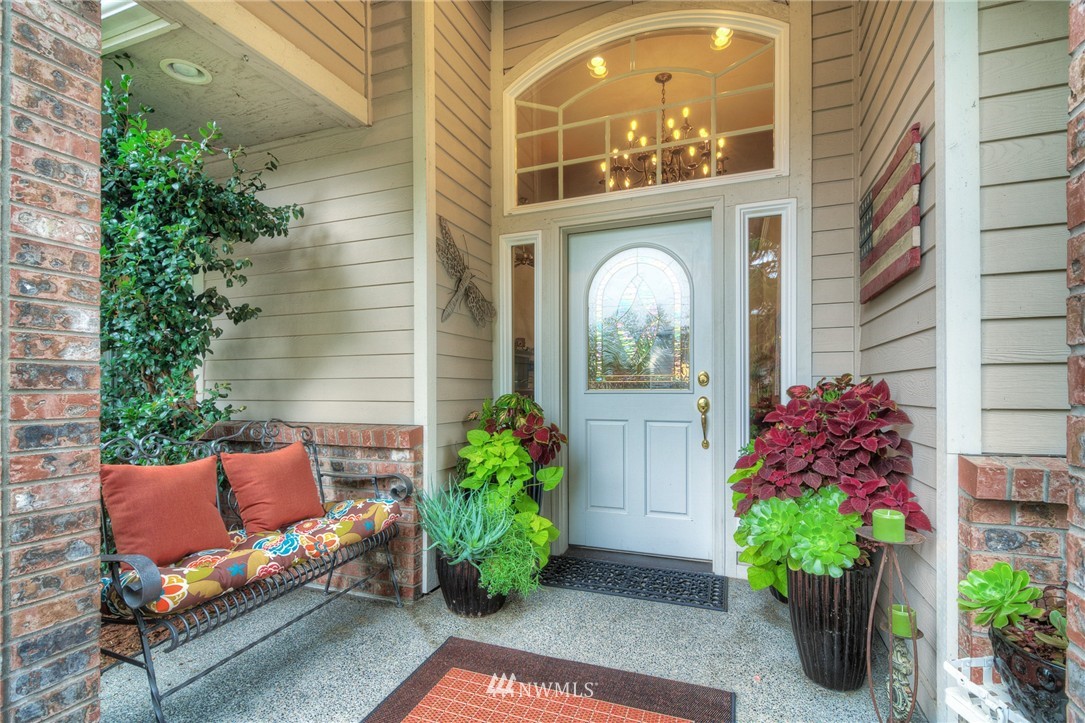 6812 Vandermark Road East Bonney Lake, WA 98391 - Photo 4 of 25 Gallery Image 4