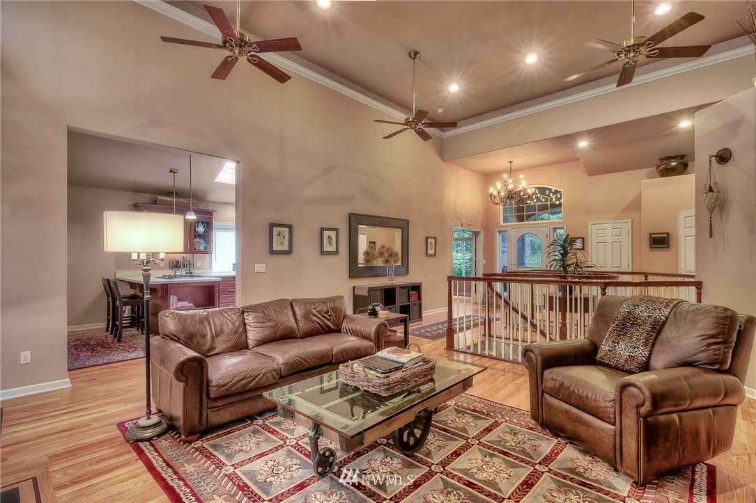 6812 Vandermark Road East Bonney Lake, WA 98391 - Photo 7 of 25 Gallery Image 7