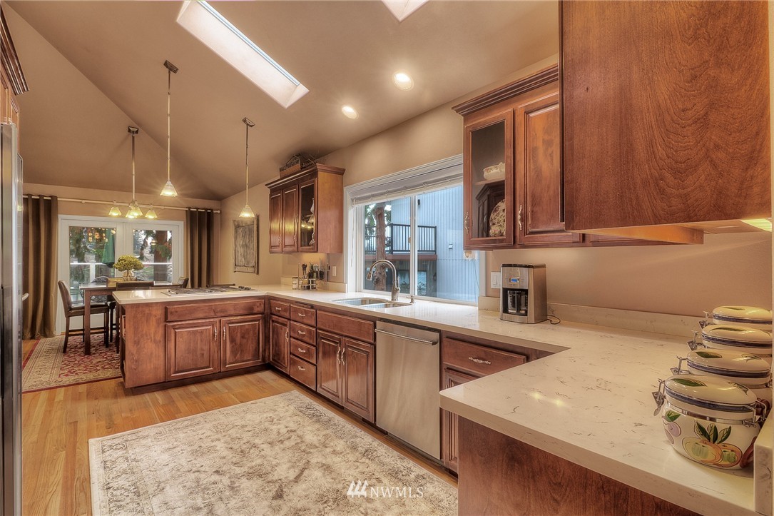 6812 Vandermark Road East Bonney Lake, WA 98391 - Photo 9 of 25 Gallery Image 9