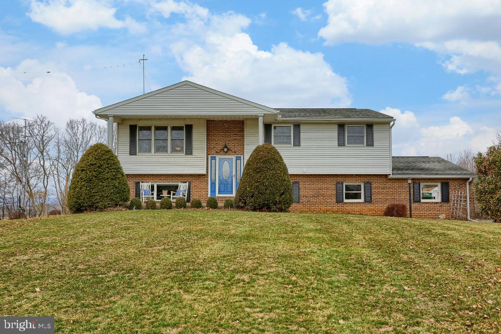 811 Creek Road Carlisle, PA 17015 - Photo 1 of 35 Gallery Image 1