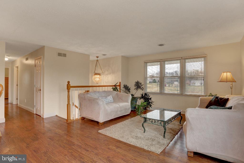811 Creek Road Carlisle, PA 17015 - Photo 12 of 35 Gallery Image 12