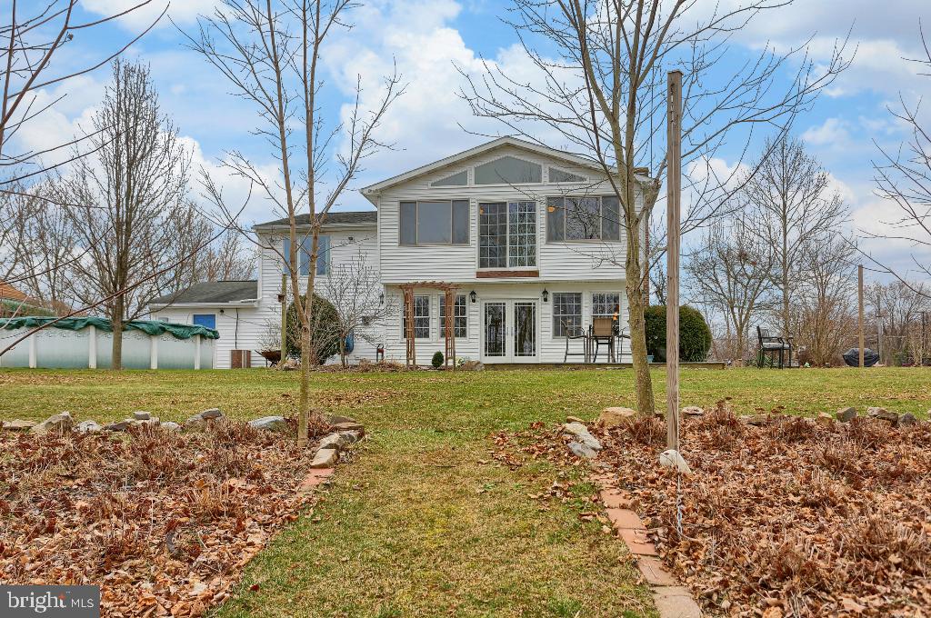 811 Creek Road Carlisle, PA 17015 - Photo 5 of 35 Gallery Image 5