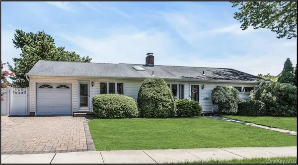 $849,000 | 2 Arbor Road, Syosset, NY 11791