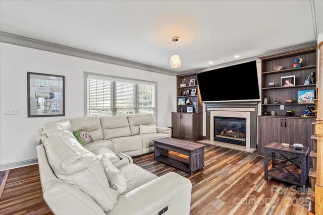 $735,000 | 11809 Farnborough Road, Huntersville, NC 28078