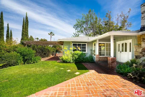 $1,799,000 | 4645 Petit Avenue, Encino, CA 91436