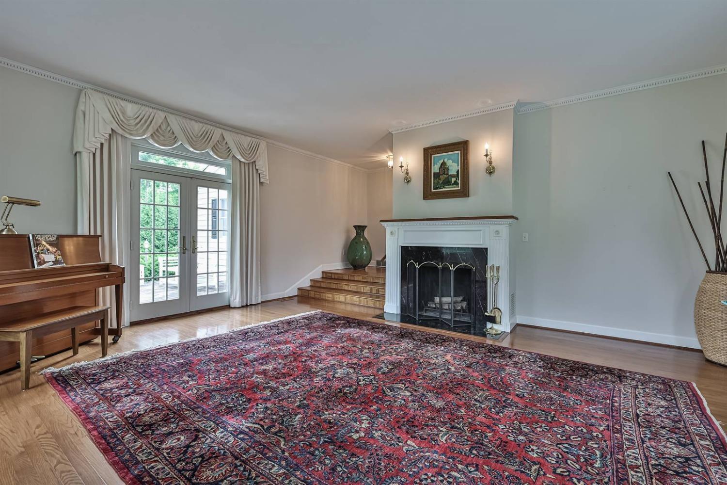 7000 Drake Road Cincinnati, OH 45243 - Photo 9 of 25