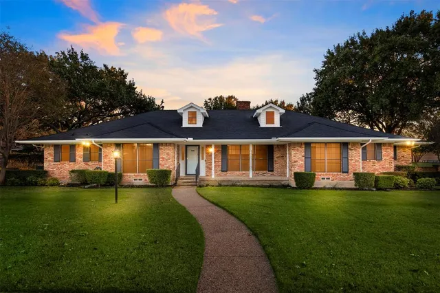 $440,000 | 309 Hillcrest Drive, Midlothian, TX 76065