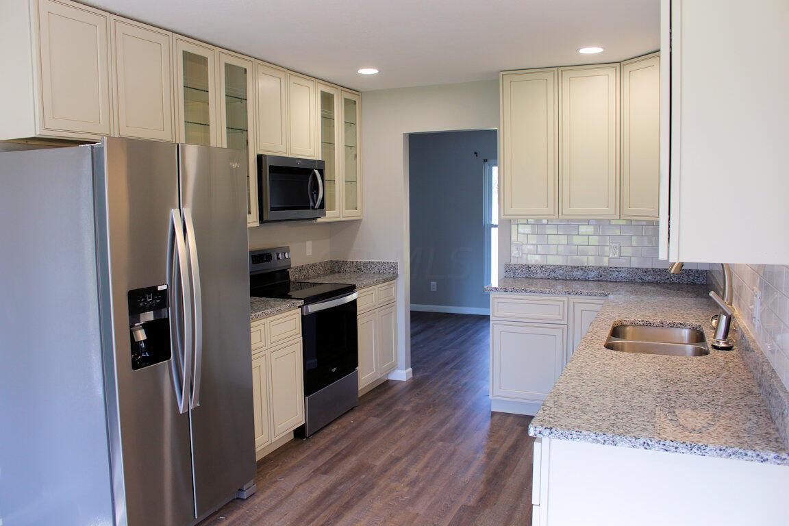 5864 Effingham Road Columbus, OH 43213 - Photo 4 of 65 5864 Effingham 001