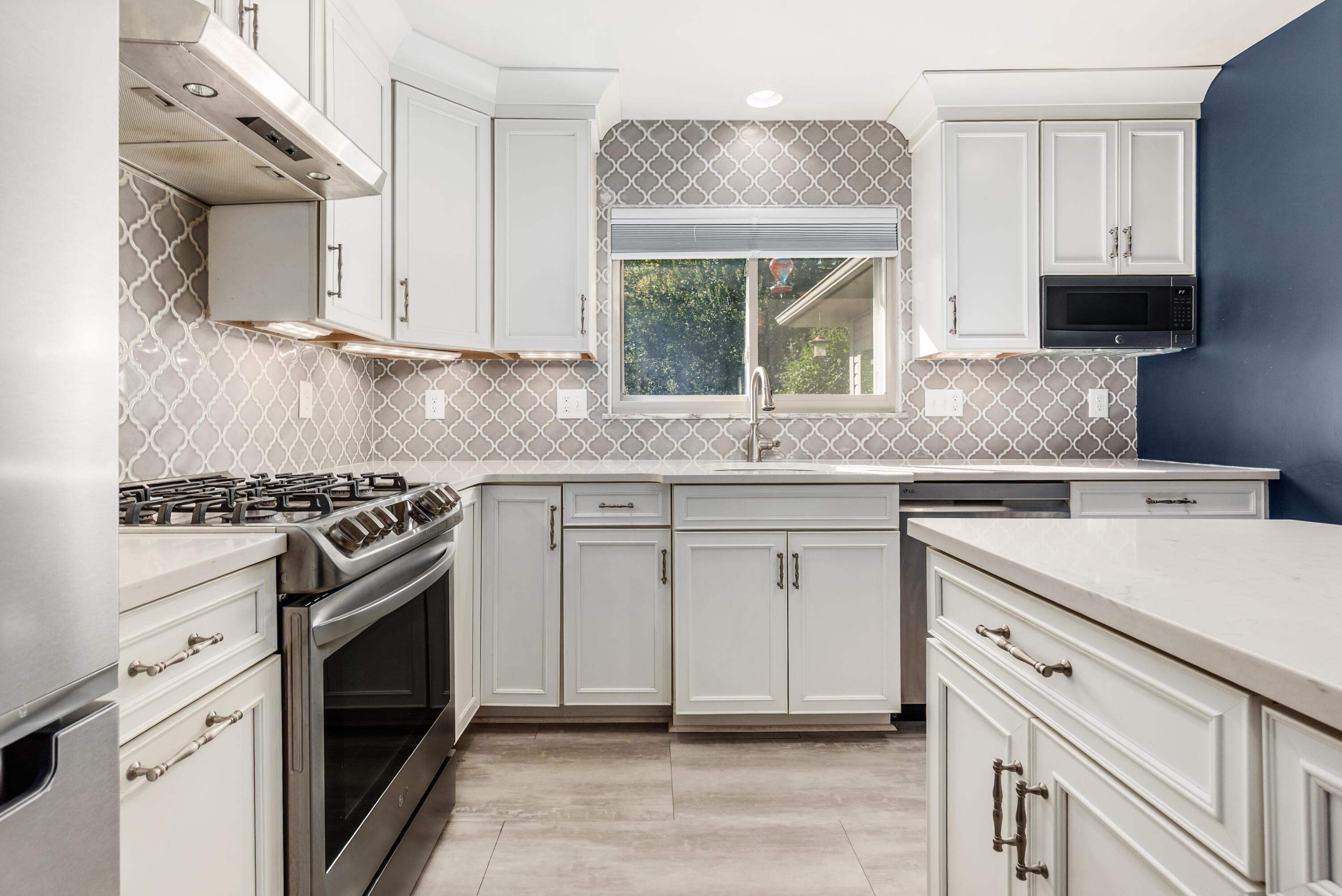 2745 Cranford Road Columbus, OH 43221 - Photo 11 of 42 Kitchen