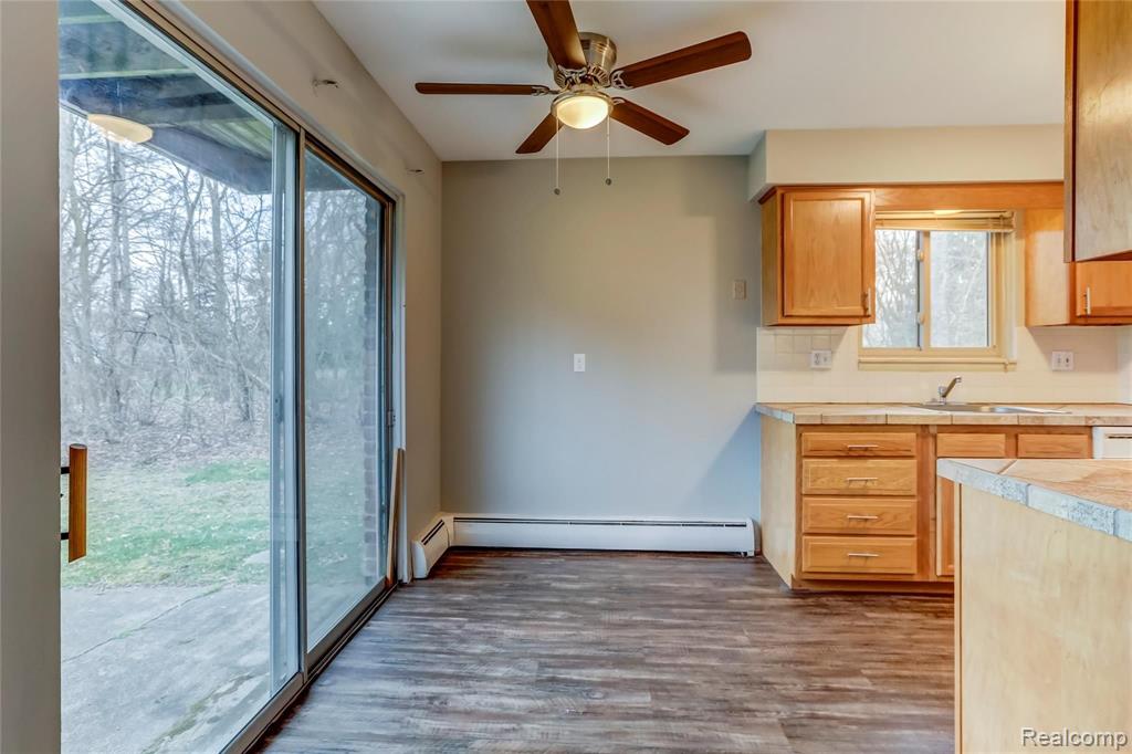 2165 Decker Road, Unit 32 Walled Lake, MI 48390 - Photo 4 of 17