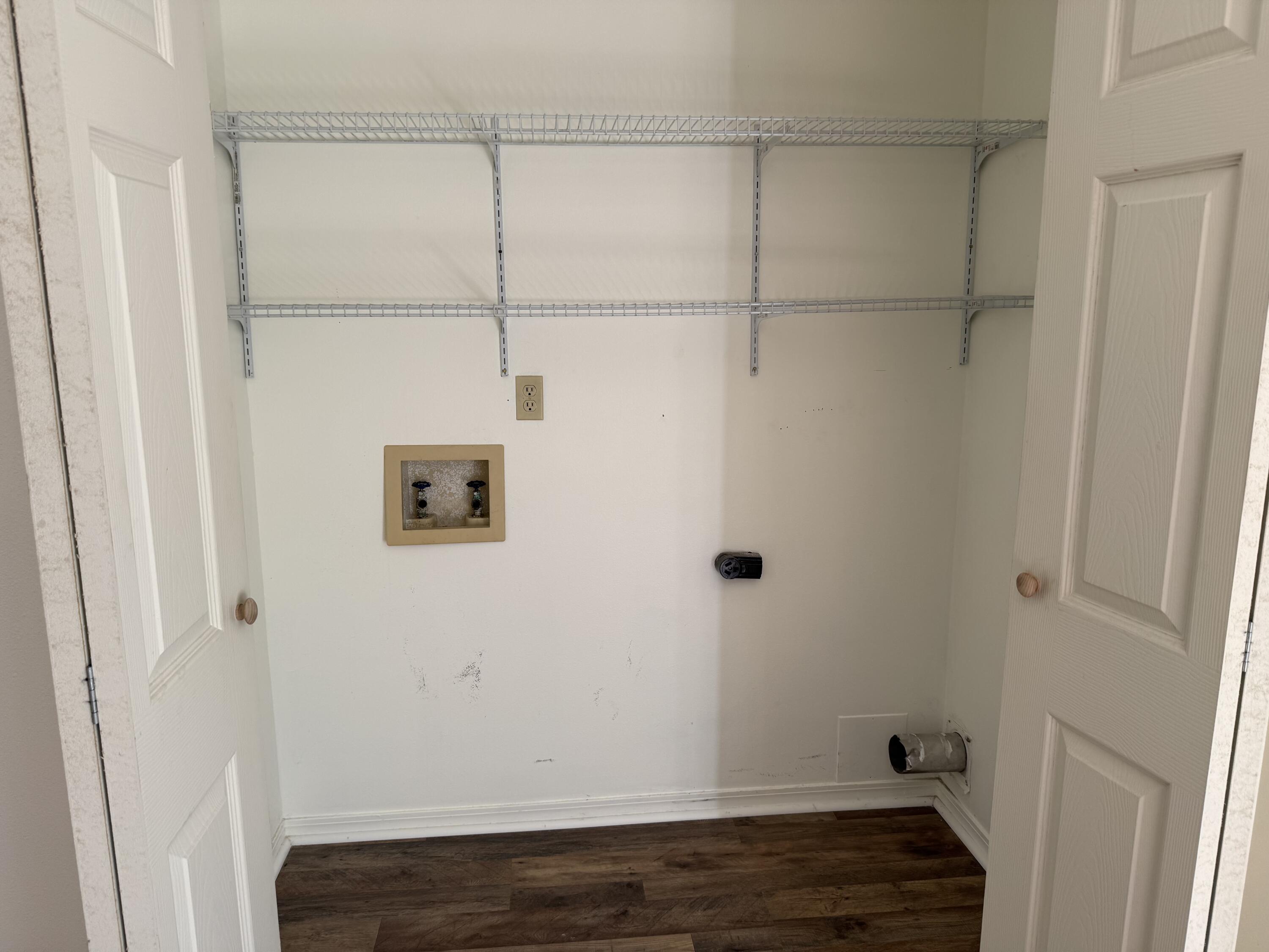 624 Hill Street DeFuniak Springs, FL 32435 - Photo 13 of 26 laundry