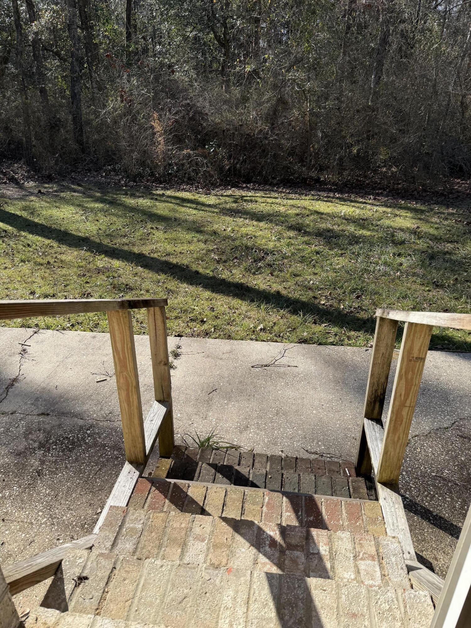 624 Hill Street DeFuniak Springs, FL 32435 - Photo 20 of 26 back patio