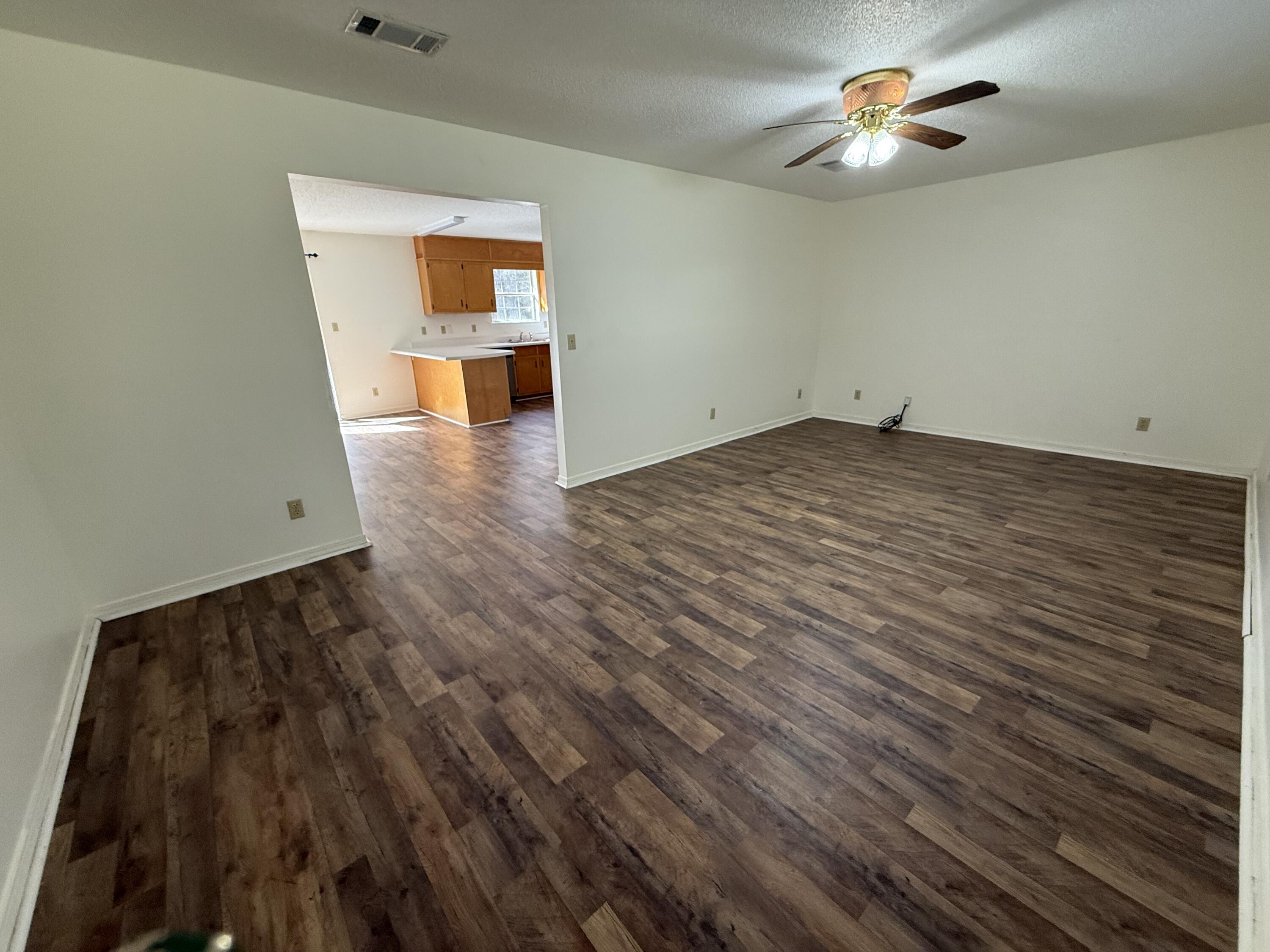 624 Hill Street DeFuniak Springs, FL 32435 - Photo 5 of 26 living