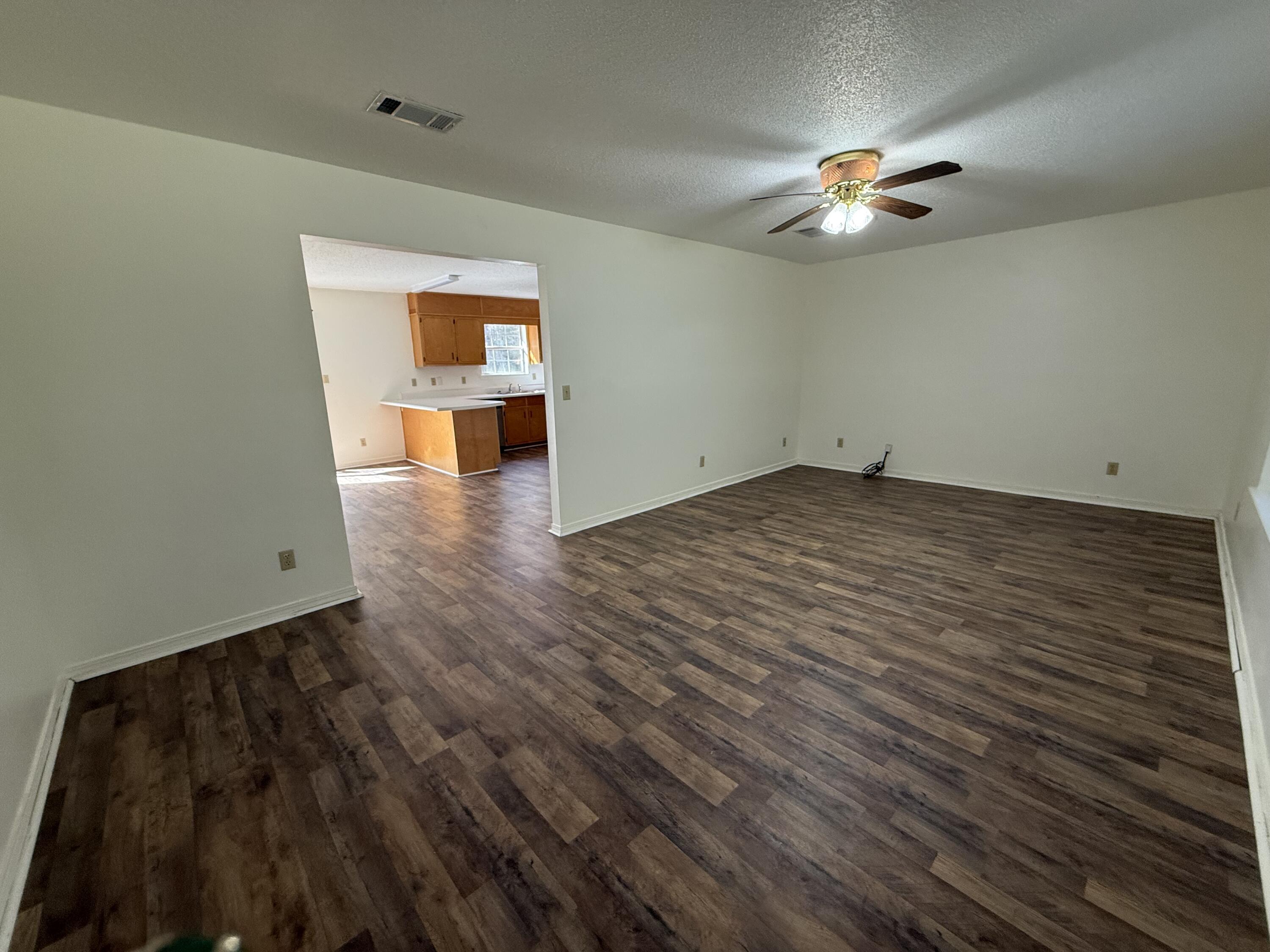 624 Hill Street DeFuniak Springs, FL 32435 - Photo 6 of 26 living