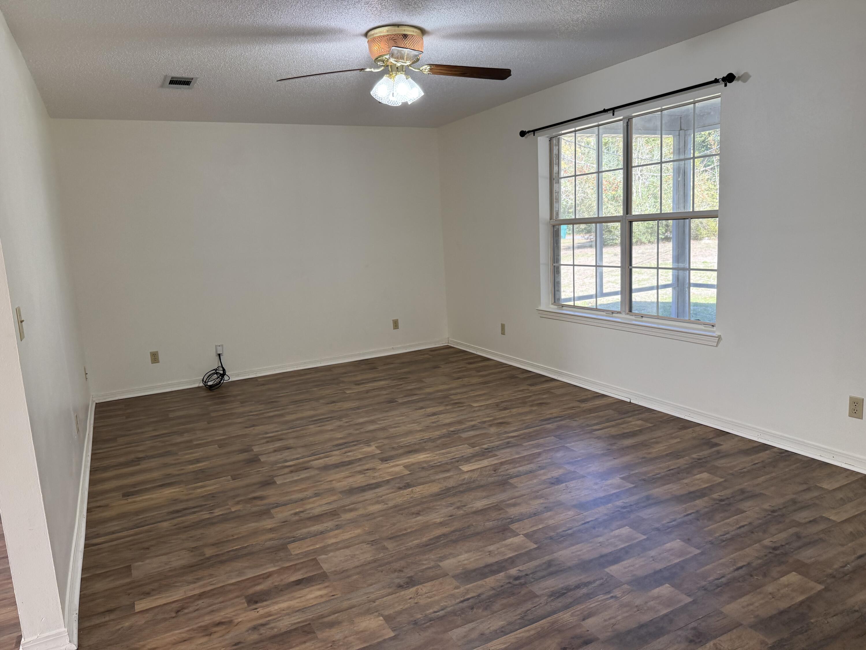 624 Hill Street DeFuniak Springs, FL 32435 - Photo 7 of 26 living