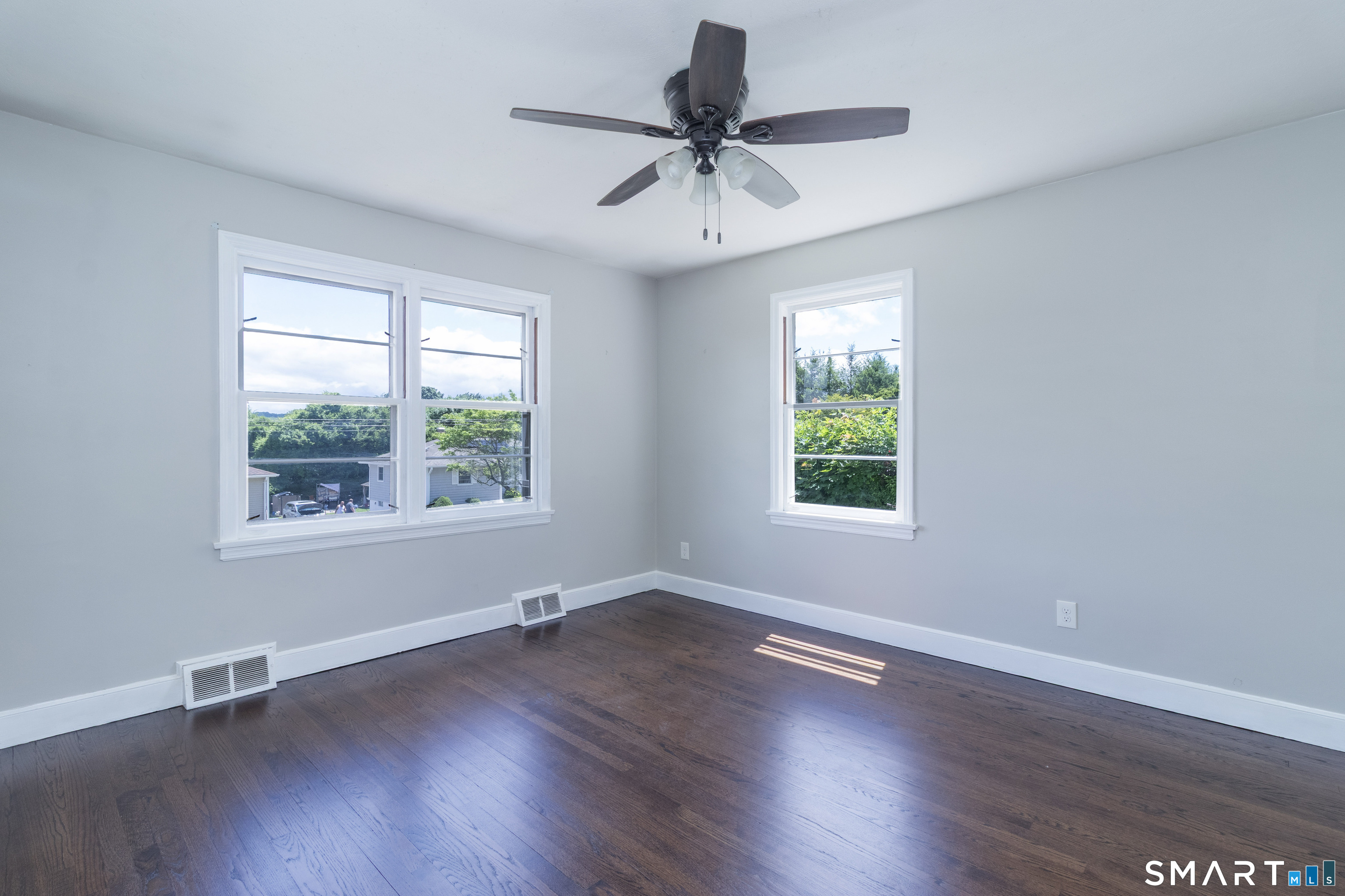 69 Spring Garden Avenue Waterbury, CT 06708 - Photo 12 of 33