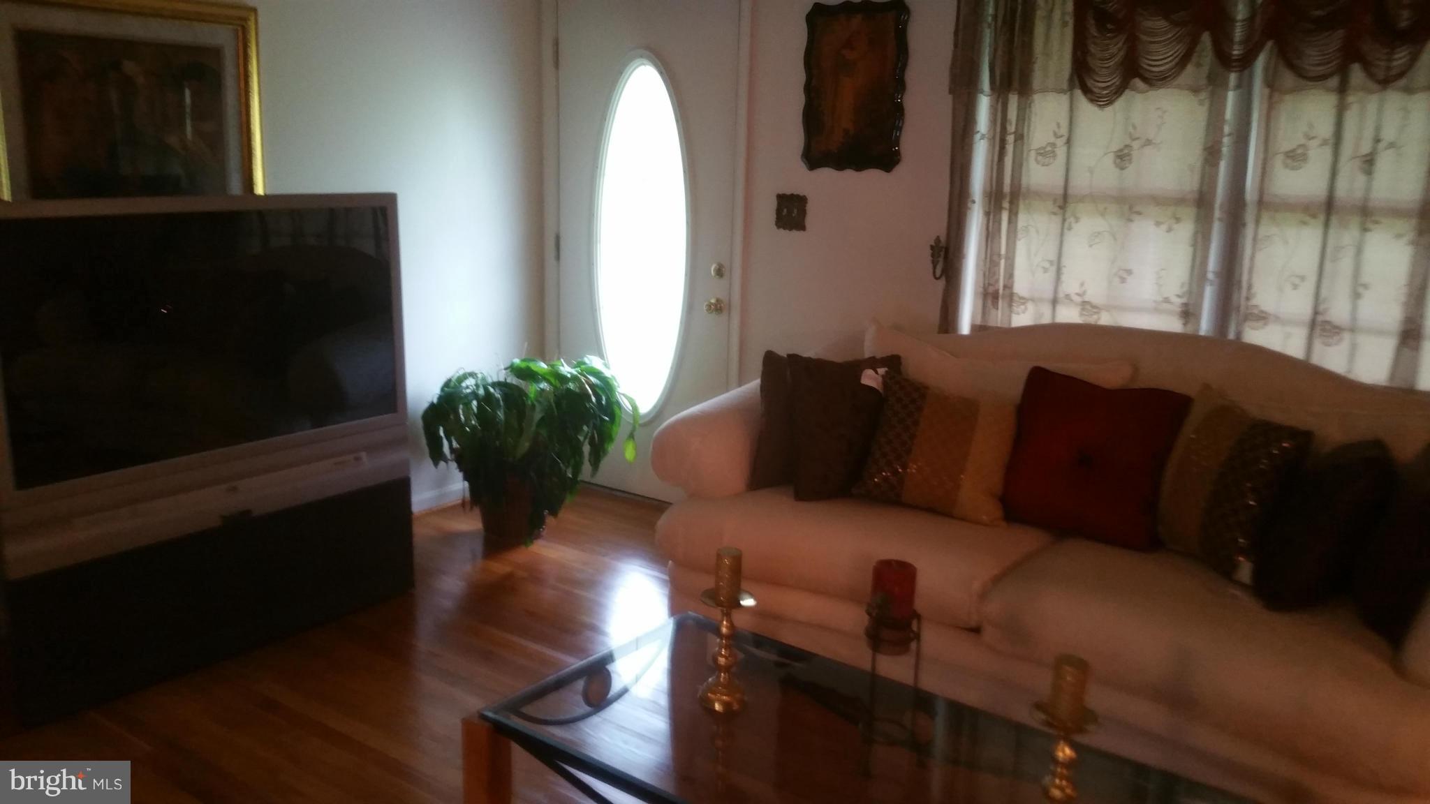 24051 Cedar Ridge Road Rapidan, VA 22733 - Photo 3 of 19 Living Room