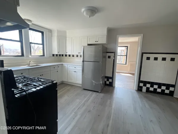 $1,850 | 245 Washington Street, Unit 2, East Stroudsburg, PA 18301