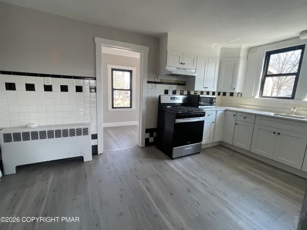 $1,850 | 245 Washington Street, Unit 2, East Stroudsburg, PA 18301