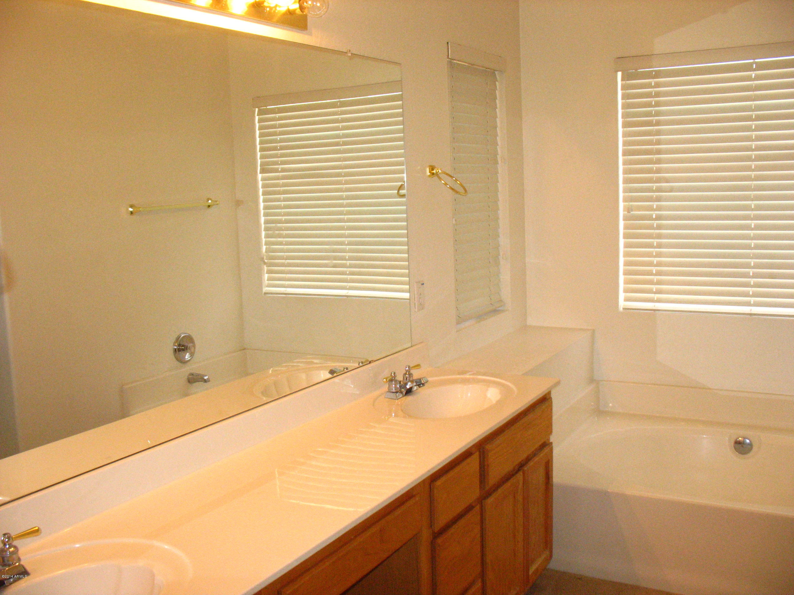 2212 East Escuda Road Phoenix, AZ 85024 - Photo 6 of 8 2212 E