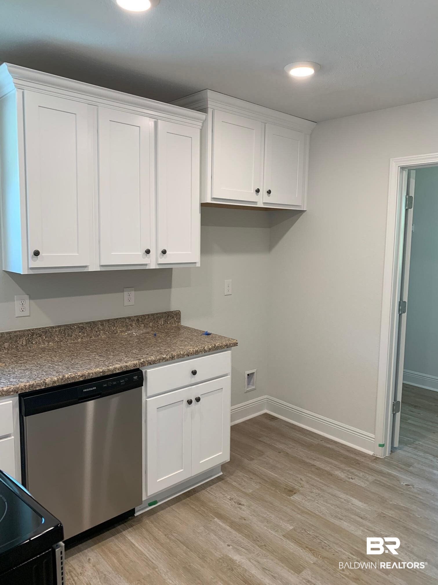 16182 Wishing Tree Court Foley, AL 36535 - Photo 5 of 12 kitchen