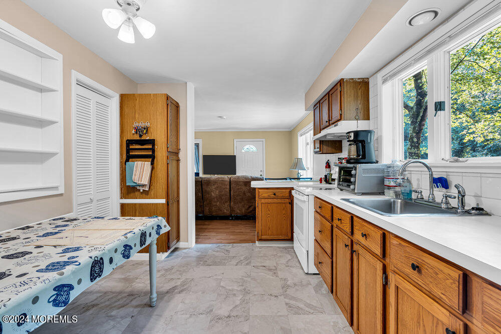 524 Declaration Lane Jackson, NJ 08527 - Photo 11 of 38 011_dsc07741_771