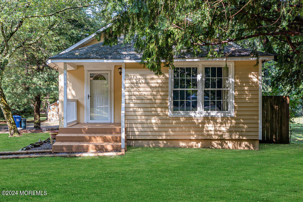 524 Declaration Lane Jackson, NJ 08527 - Photo 2 of 38 002_dsc07831-1_copy_775