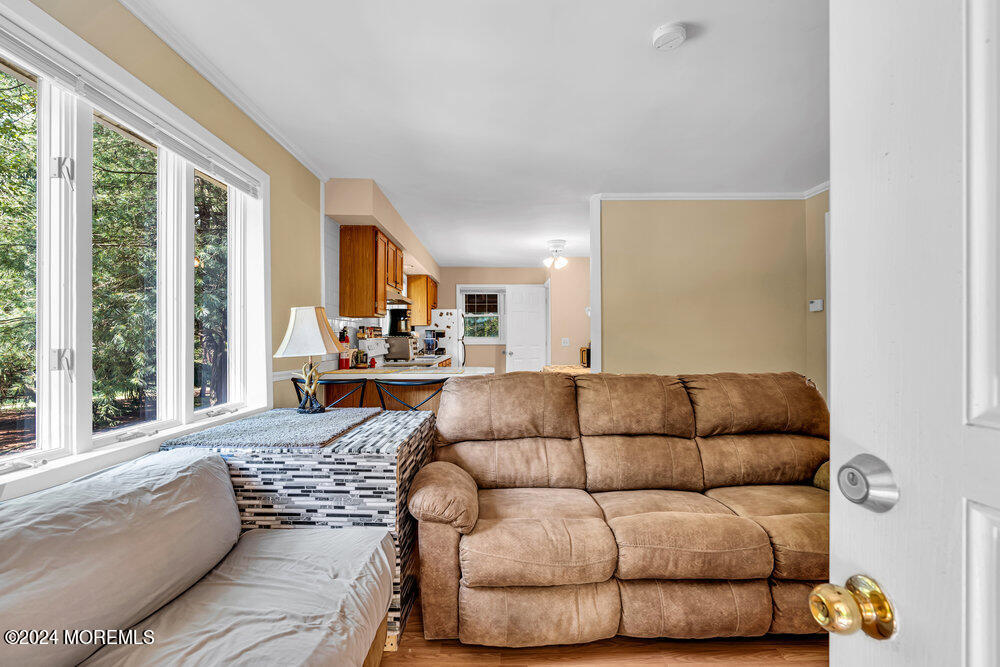 524 Declaration Lane Jackson, NJ 08527 - Photo 9 of 38 009_dsc07721_218