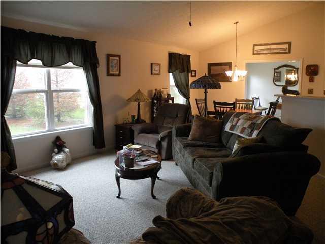 747 Westover Road Avon, IN 46123 - Photo 3 of 16 Gallery Image 3